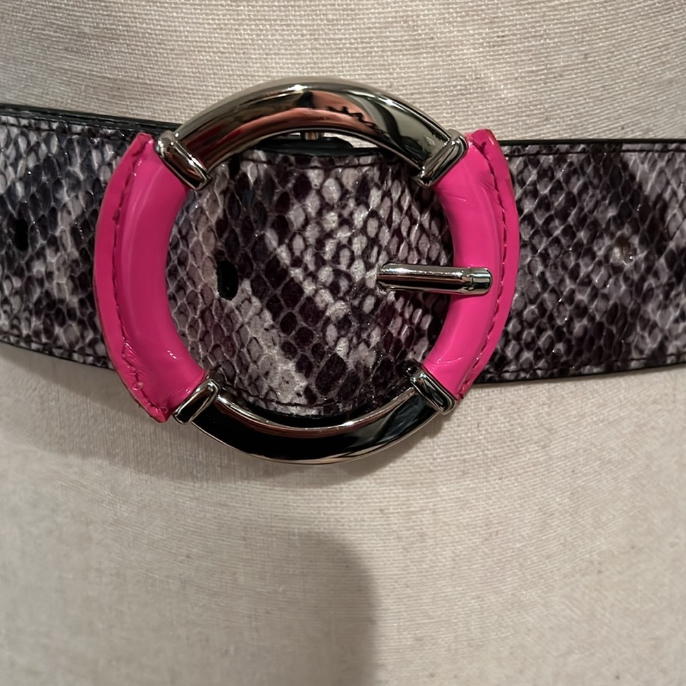 Jessica Simpson Snakeskin print belt sz m - Picture 2 of 2